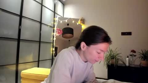 Snapshot of lil_uff chatting on 05.16.26 aka princessmaya online show from 05.16.26