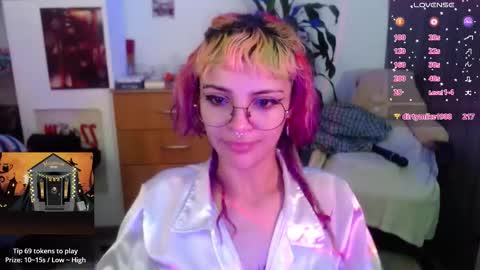 Snapshot of lila_bratz chatting on 10.24.25 Lila online show from 10.24.25