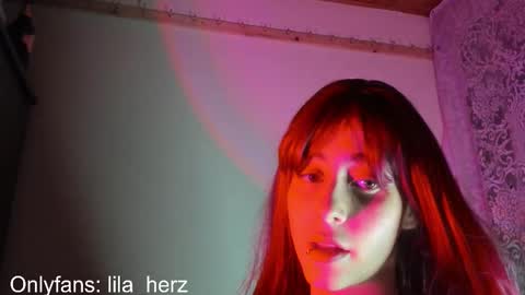 Snapshot of lila_herz chatting on 10.25.25 Ren online show from 10.25.25