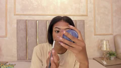 lila bailey  online show from 10.07.25