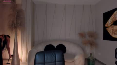 Snapshot of lilawest chatting on 10.09.25 Lila West online show from 10.09.25