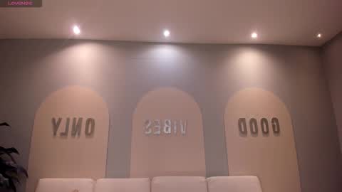 Snapshot of lilawest chatting on 11.04.25 Lila West online show from 11.04.25