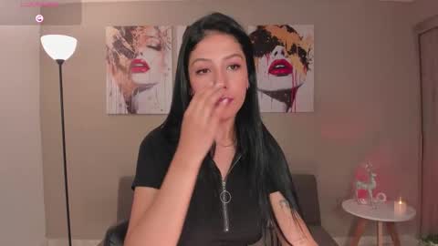 Snapshot of lilawest chatting on 11.12.25 Lila West online show from 11.12.25