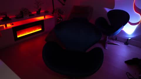 Rebecca online show from 04.18.26