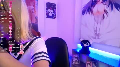 Snapshot of lilcandy19 chatting on 09.19.25 lilcandy19 online show from 09.19.25