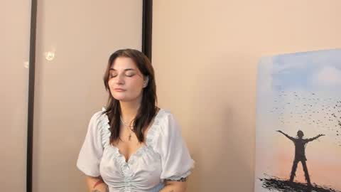 Mia online show from 06.11.26