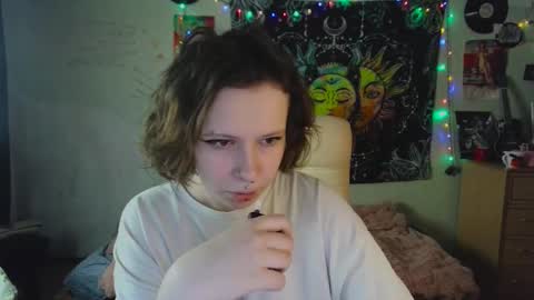 Snapshot of lileyfoxxx chatting on 10.17.25 Lil online show from 10.17.25