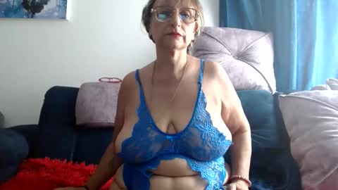 Snapshot of lilhy_mcfly chatting on 05.28.26 lilieth online show from 05.28.26