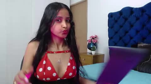 Snapshot of lili666_ chatting on 10.26.25 Lili online show from 10.26.25