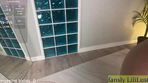 Snapshot of lili_01 chatting on 02.09.25 Lili online show from 02.09.25