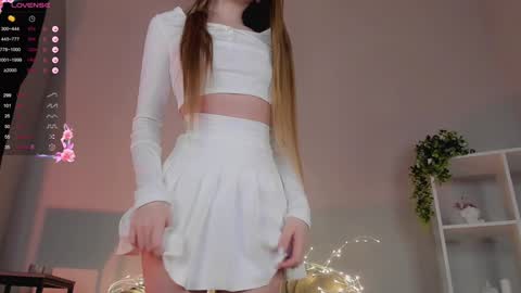 lili__roze_ online show from 01.05.25