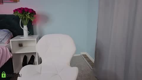 Snapshot of lili_bruno chatting on 10.19.25 Lili online show from 10.19.25