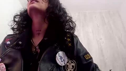 Snapshot of lili_clan chatting on 09.20.25 lili_clan online show from 09.20.25