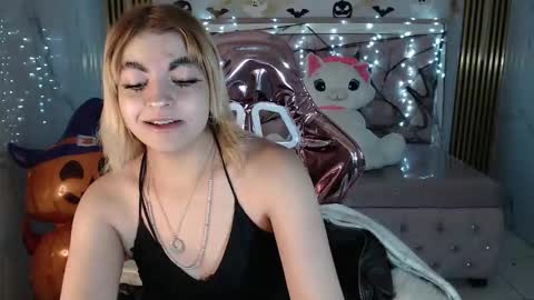 Lili online show from 10.14.25