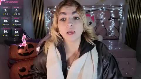 Lili online show from 10.19.25