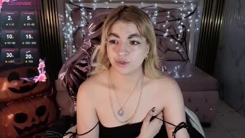 Lili online show from 10.22.25