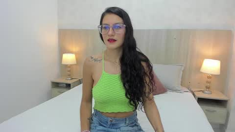 Lili Morales online show from 02.11.25