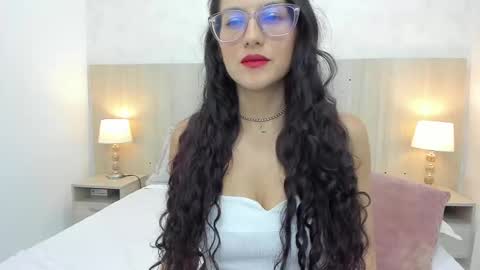 Lili Morales online show from 02.14.25