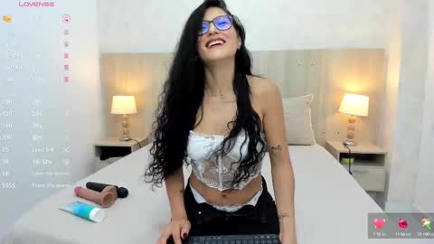 Lili Morales online show from 09.11.25