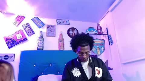 Snapshot of lili_roussi chatting on 10.15.25 lili_roussi online show from 10.15.25