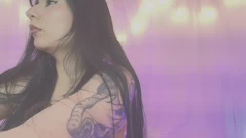 Lili online show from 10.15.25