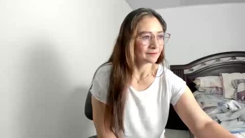 Snapshot of lilia344965 chatting on 01.15.25 liliamilf online show from 01.15.25