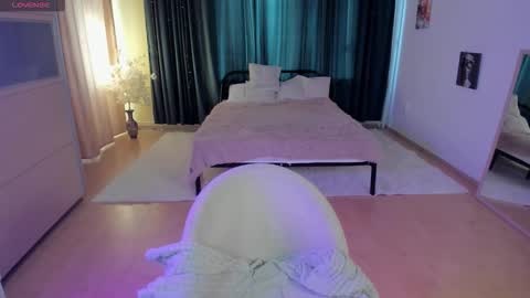 Lilia online show from 02.23.26