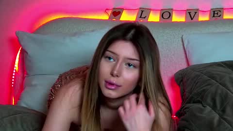 Mia online show from 02.14.25