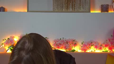 Mia online show from 02.16.25