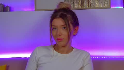 Mia online show from 02.28.25