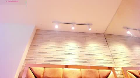 LILIAN  online show from 11.14.25