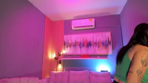 holis soy lily chang no olvides el pulgar arriba es muy importante para mi 3 independent model online show from 03.18.26