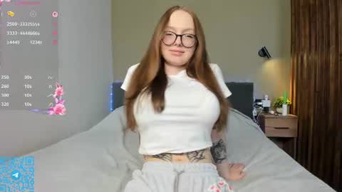 Snapshot of liliangaye chatting on 07.17.26 liliangaye online show from 07.17.26
