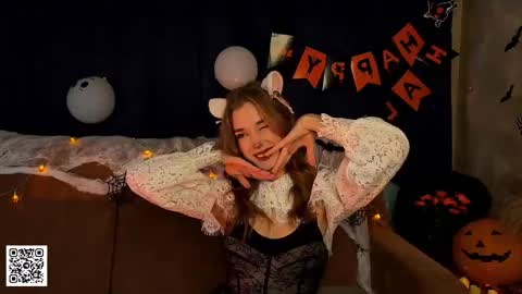 LilianLees online show from 10.31.25