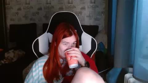 liliawoolf online show from 02.05.25