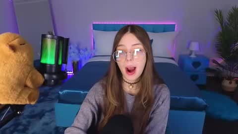 Snapshot of lilibakery chatting on 10.05.25 Lili Bakery online show from 10.05.25