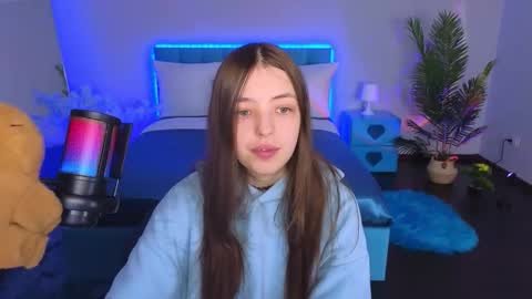 Snapshot of lilibakery chatting on 10.13.25 Lili Bakery online show from 10.13.25