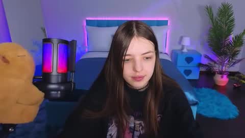 Snapshot of lilibakery chatting on 10.18.25 Lili Bakery online show from 10.18.25