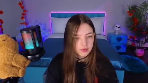 Snapshot of lilibakery chatting on 10.21.25 Lili Bakery online show from 10.21.25