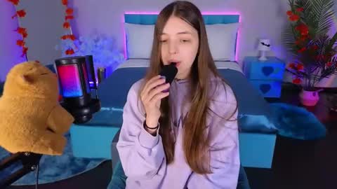 Snapshot of lilibakery chatting on 10.28.25 Lili Bakery online show from 10.28.25