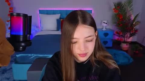 Snapshot of lilibakery chatting on 11.03.25 Lili Bakery online show from 11.03.25