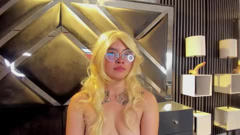  Lili  online show from 01.18.25