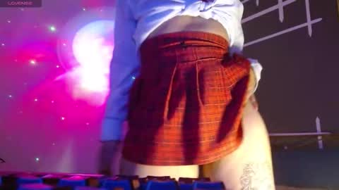 Snapshot of lilidesire chatting on 10.14.25 Simone 3 online show from 10.14.25