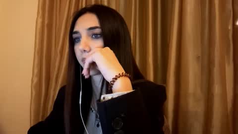 Lina online show from 09.20.25