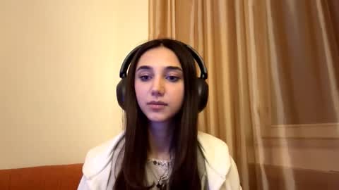 Lina online show from 09.28.25