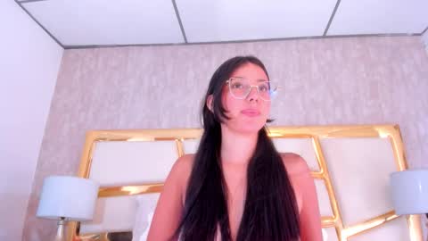 Snapshot of liliithqueen chatting on 09.10.25 Lilith online show from 09.10.25