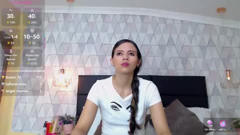 LilyJensen online show from 10.02.25