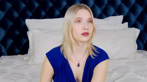 Snapshot of lililinn chatting on 12.10.24 LiliLinn online show from 12.10.24