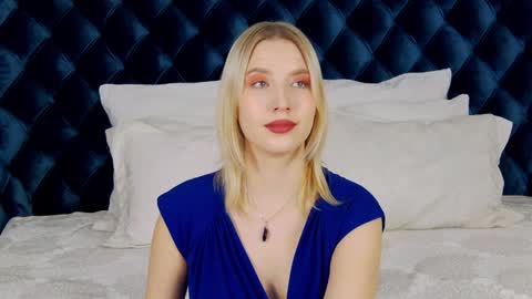 Snapshot of lililinn chatting on 12.10.24 LiliLinn online show from 12.10.24