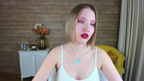 Snapshot of lililinn chatting on 02.12.25 LiliLinn online show from 02.12.25